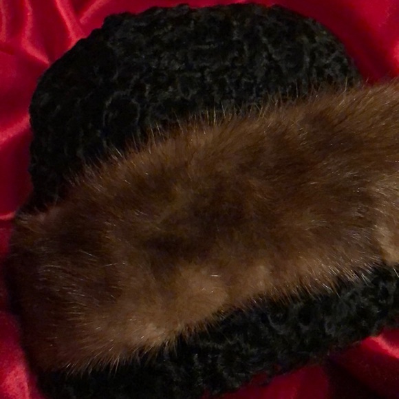 Winter hat - Picture 2 of 6